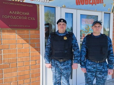 Судебные приставы в Алейске оказали экстренную помощь мужчине с эпилептическим приступом.